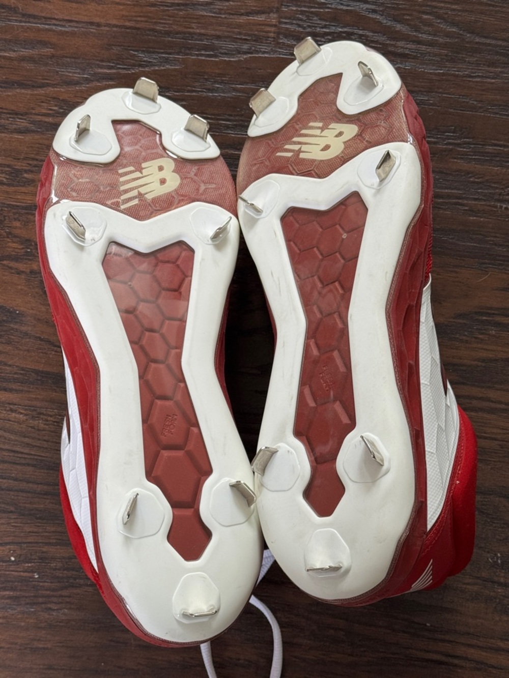 New Balance Red and White  Baseball ⚾️ Athletic Cleats Shoes - Picture 9 of 10